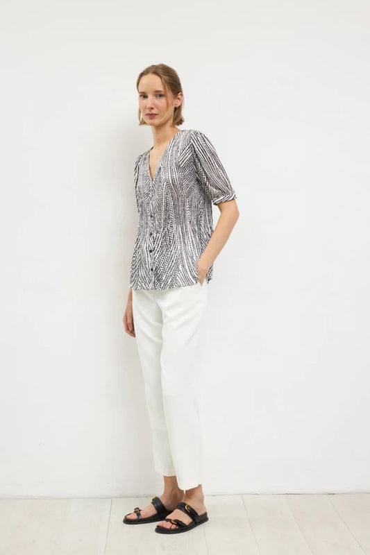 Tinta & Bariloche Black & White Polka Dot Fitted Blouse V-Neck, Puff Sleeves BACHATA