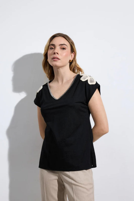 Tinta & Bariloche Black V-Neck T-Shirt with Floral Lace Appliqué BOROX