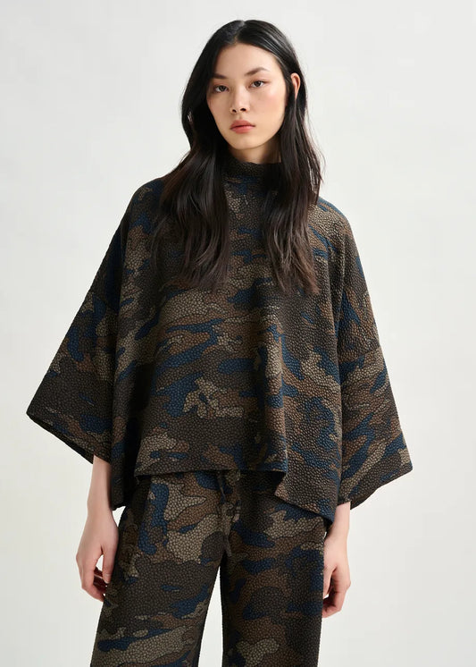 Essentiel Antwerp Brown, khaki and black oversized top with stand-up collar Iscratch