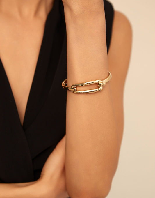 Uno de 50 Gold Bangle Bracelet with Buckle PUL1721