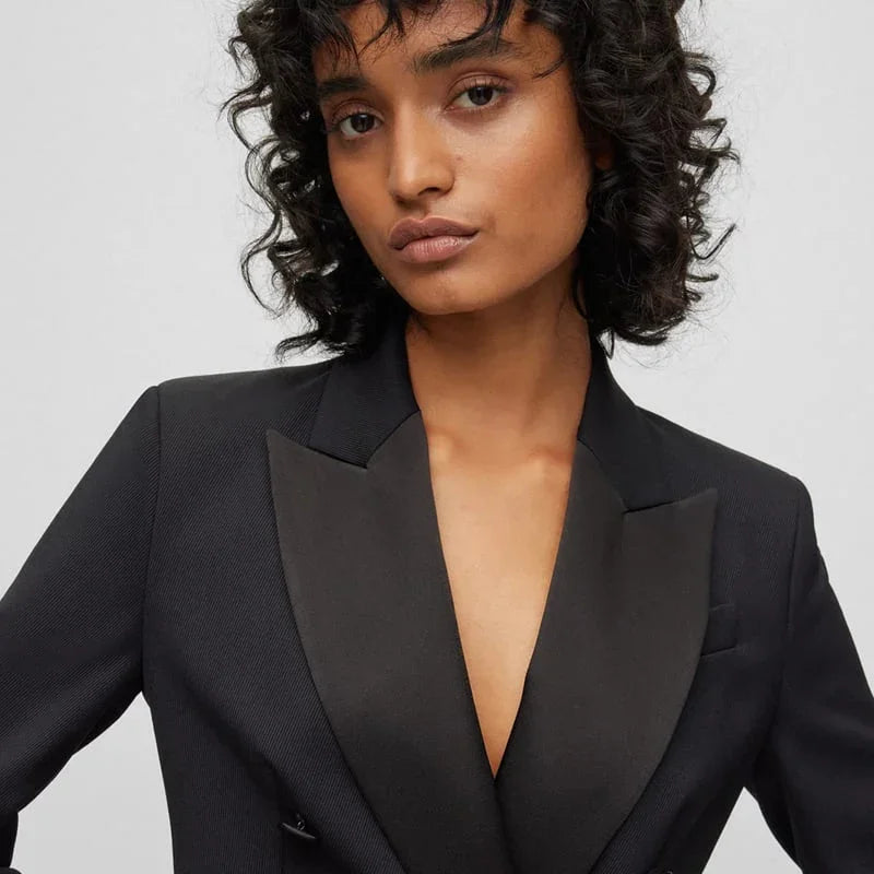 Suit for the season - the Tuxedo, your style hero
