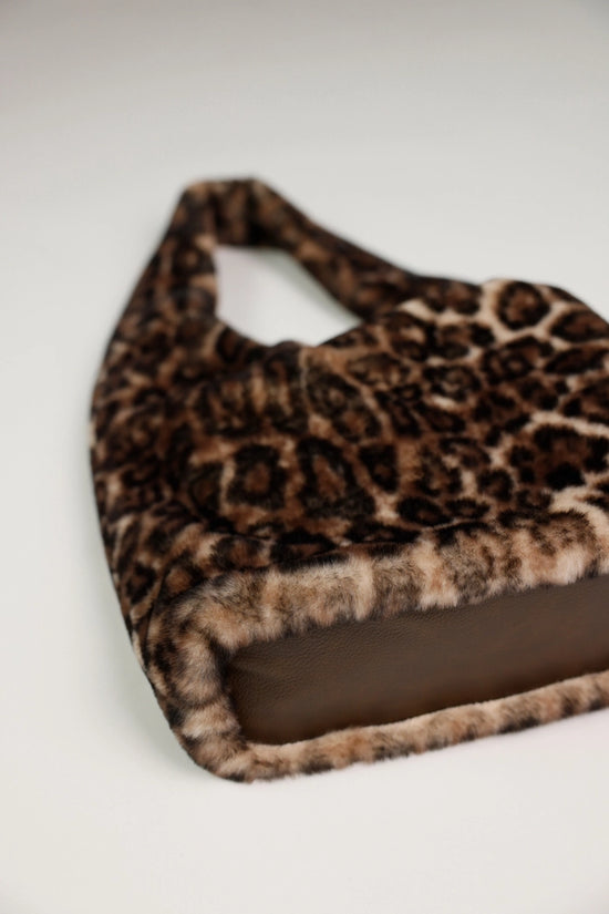 Monari Fluffy Faux Fur Bag with Leopard Print 809418