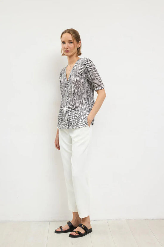 Tinta & Bariloche Black & White Polka Dot Fitted Blouse V-Neck, Puff Sleeves BACHATA