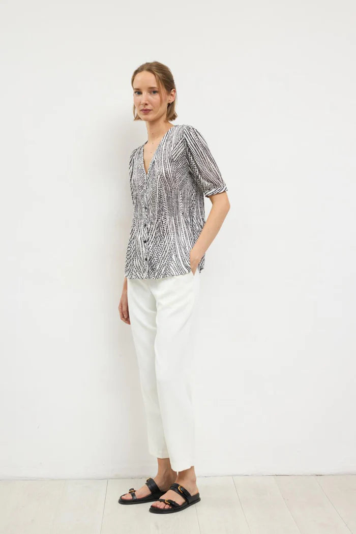 Tinta & Bariloche Black & White Polka Dot Fitted Blouse V-Neck, Puff Sleeves BACHATA