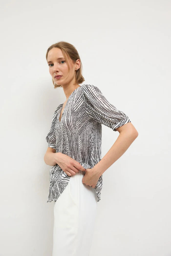 Tinta & Bariloche Black & White Polka Dot Fitted Blouse V-Neck, Puff Sleeves BACHATA