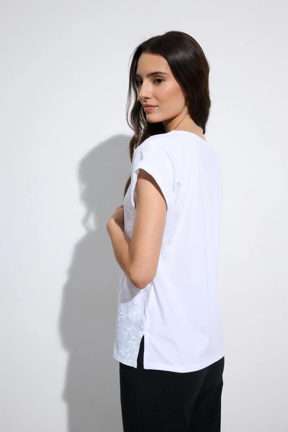 Tinta & Bariloche White Short-Sleeved Embroidered Blouse