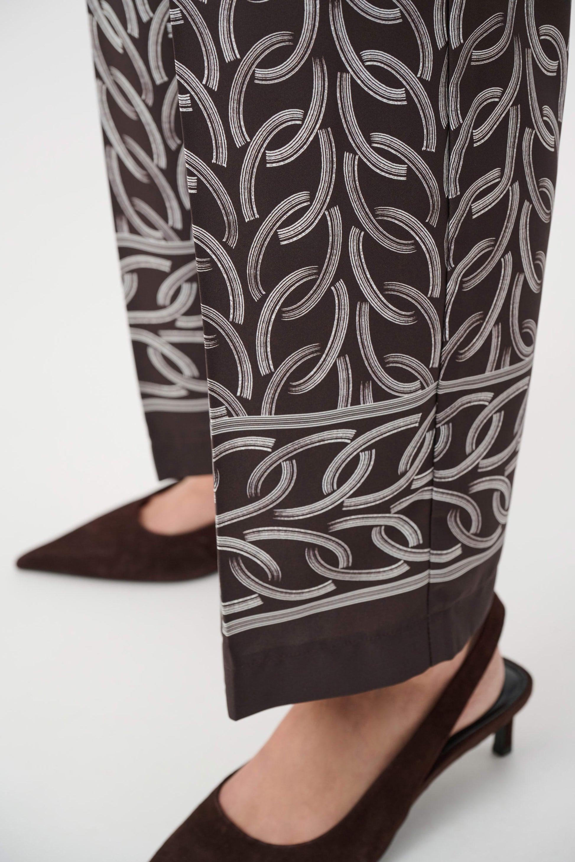 Joseph Ribkoff Brown Recycled Woven Chain Print Pull-On Trousers