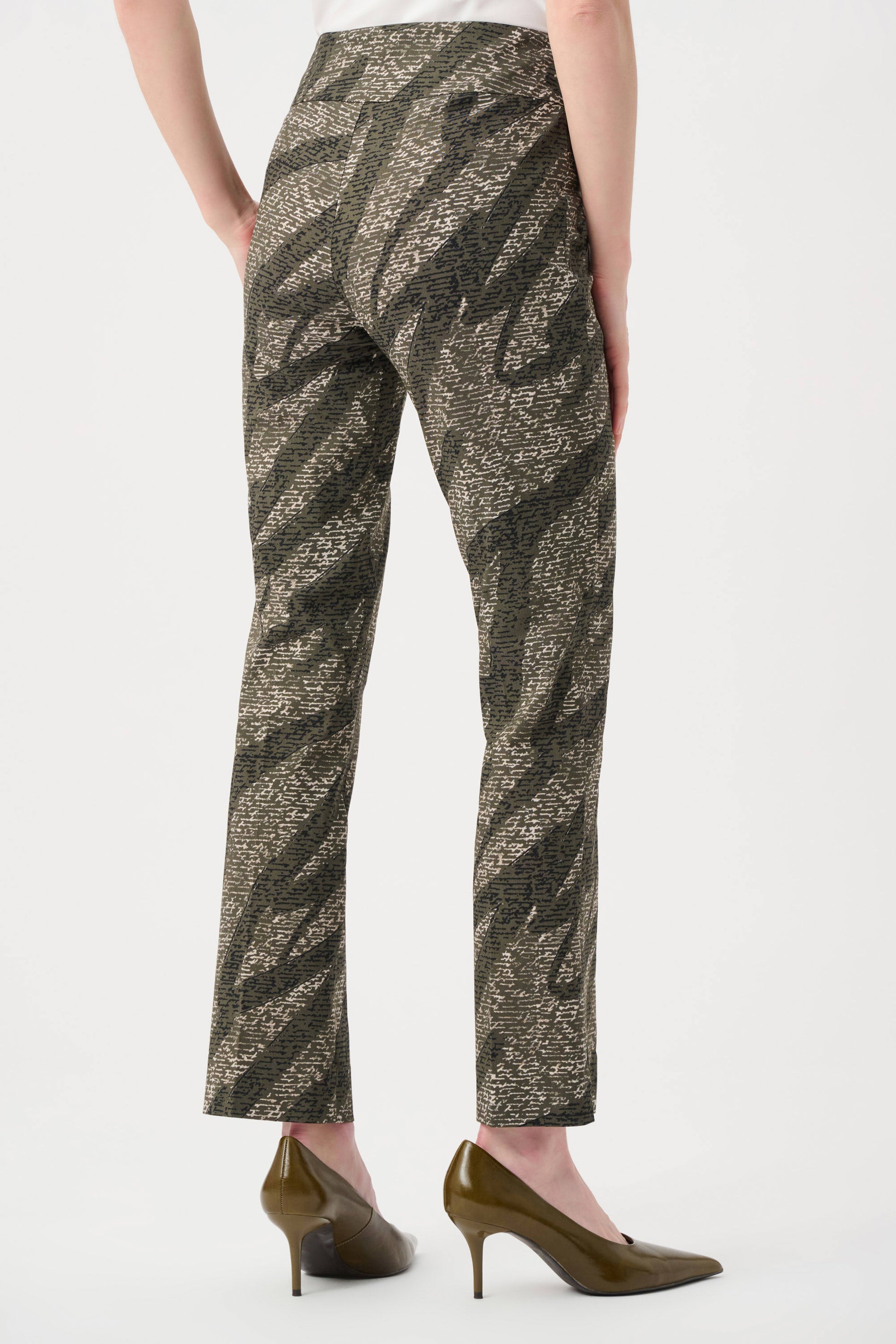 Joseph Ribkoff Avocado Millennium Abstract Print Pull-On Trousers