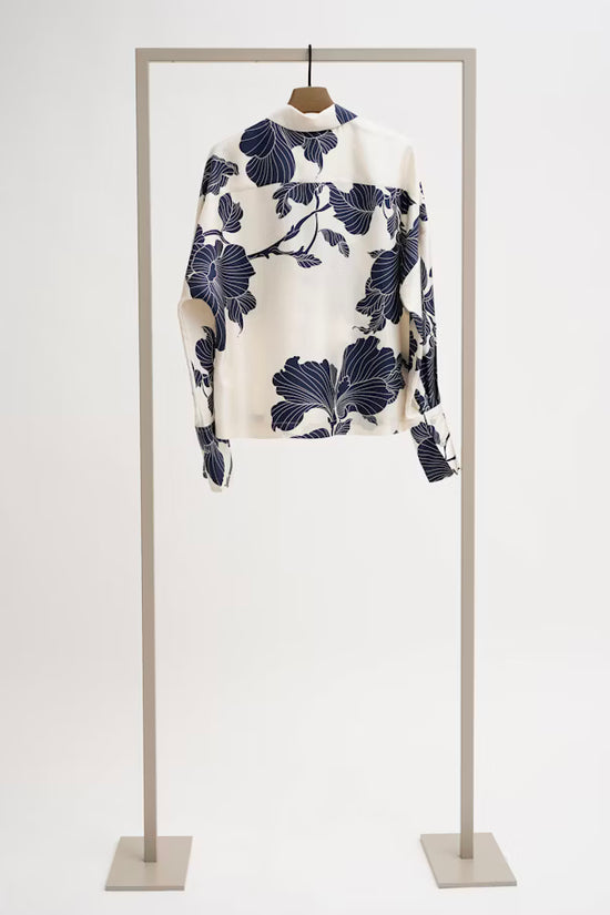 Herzen's Angelegenheit navy floral blouse 6168