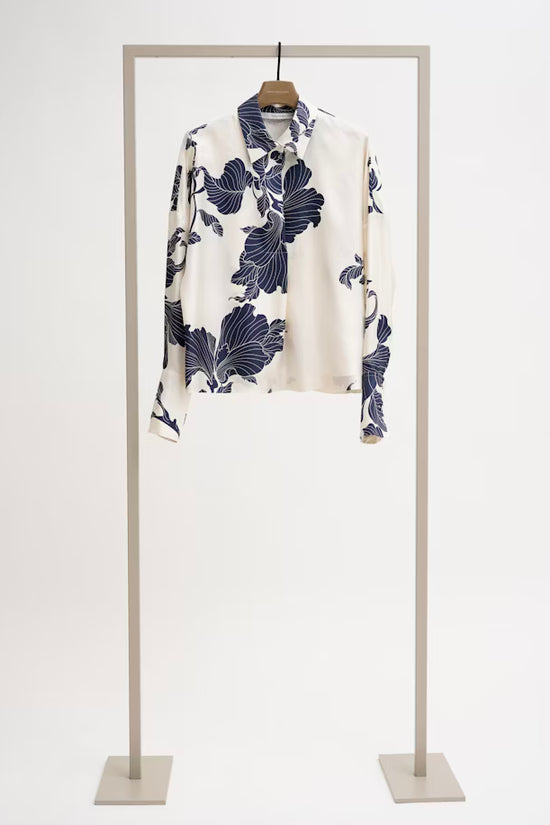 Herzen's Angelegenheit navy floral blouse 6168