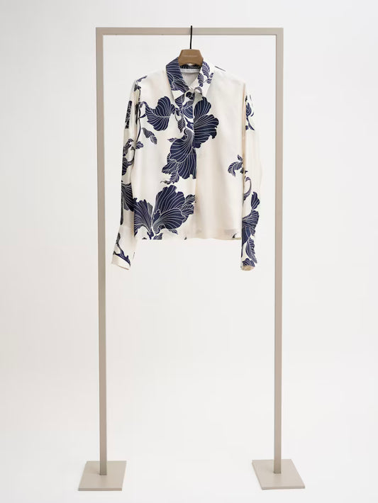 Herzen's Angelegenheit navy floral blouse 6168