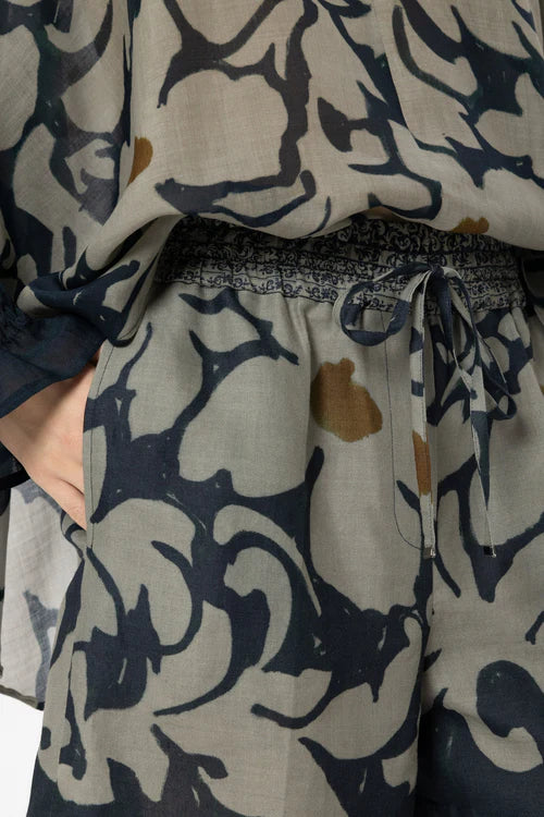 Luisa Cerano Khaki/Black Ramie Shorts with Flower Print