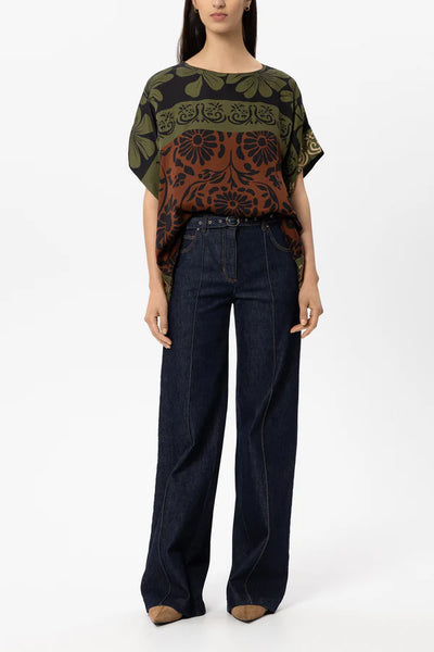 Luisa Cerano Authentic Dark Denim Flared Jeans 648916