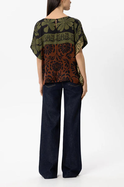 Luisa Cerano Authentic Dark Denim Flared Jeans 648916