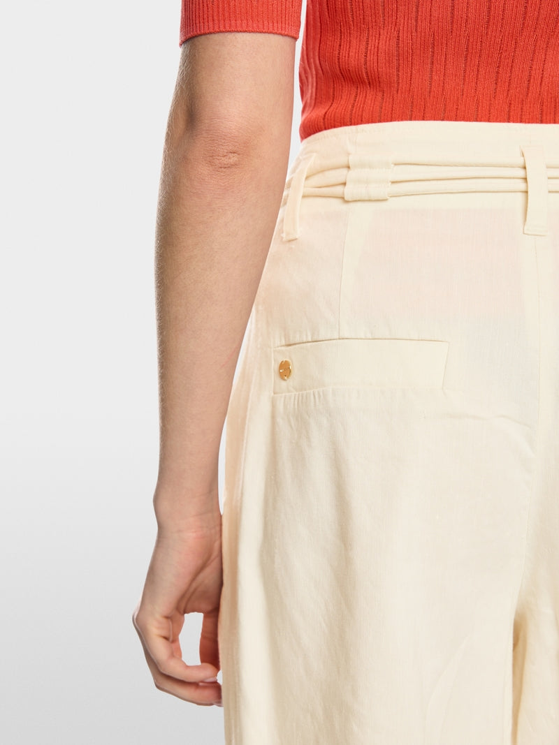 Marc Cain Ecru Warangal Linen Blend Shorts