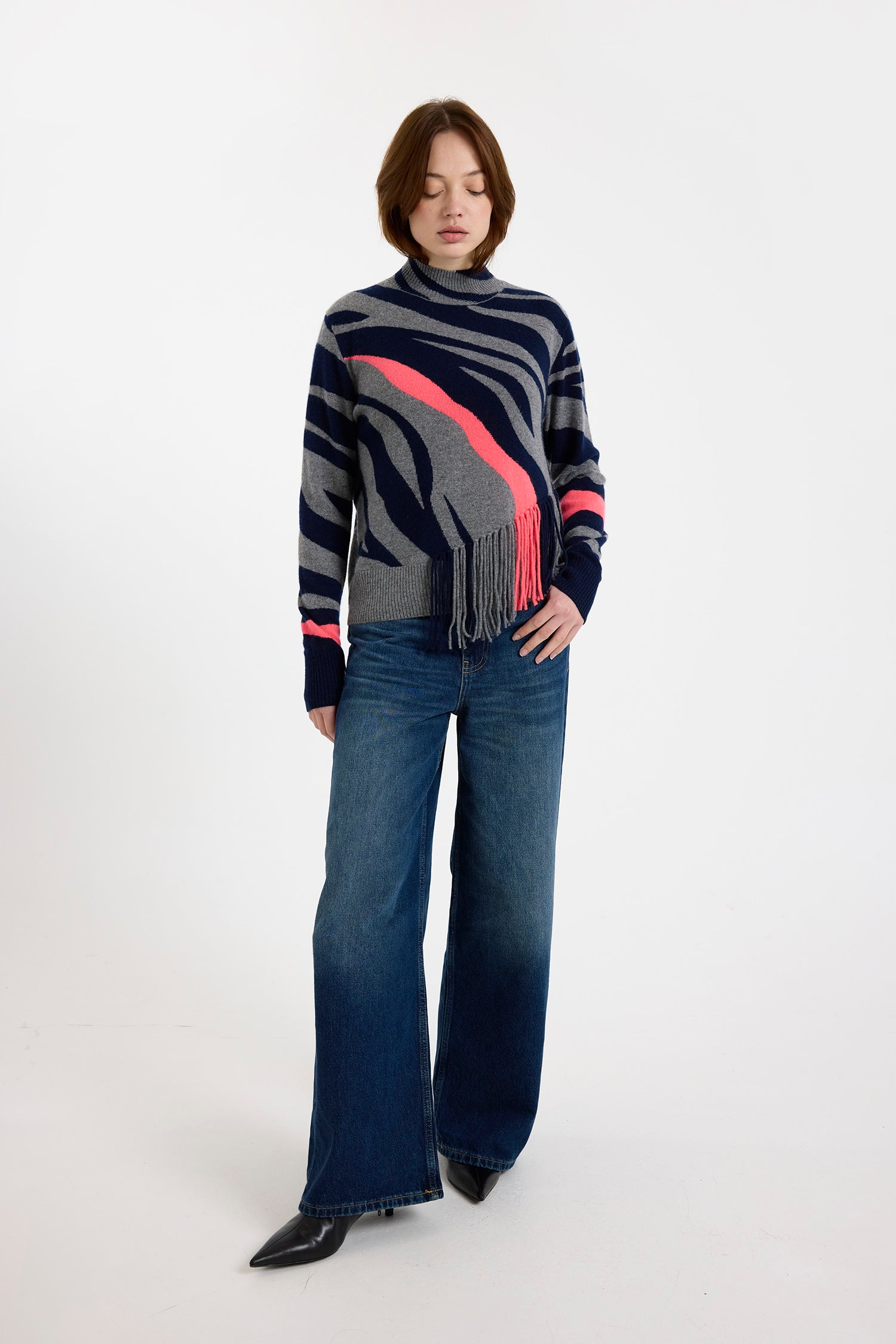 Brodie grey fringe sweater B080