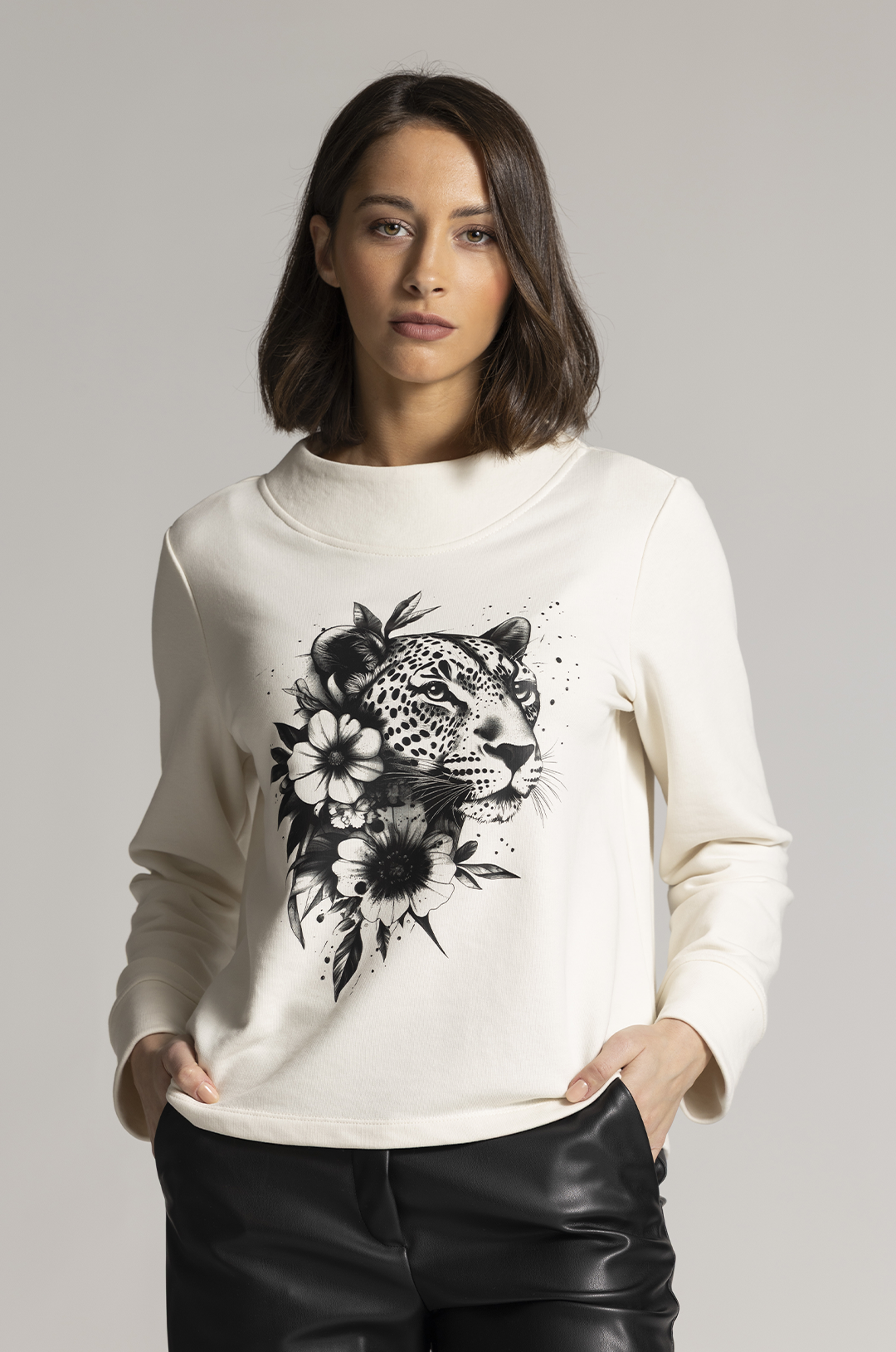 Sani Blu Cream Leopard Print Sweatshirt 