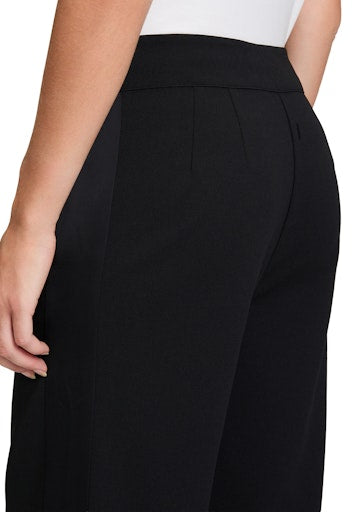 Betty Barclay Black Trousers with High Waist in a  Relaxed Fit  6086 2420