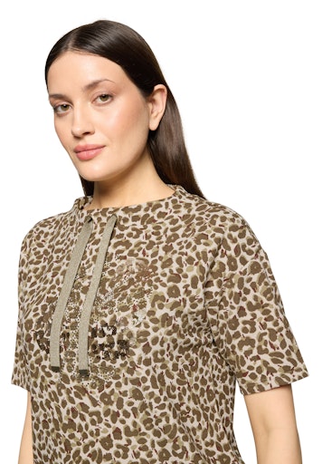 Betty Barclay Beige Animal Print Sweatshirt – Short Sleeve, Stand-Up Collar
