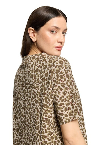 Betty Barclay Beige Animal Print Sweatshirt – Short Sleeve, Stand-Up Collar