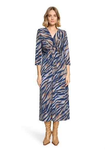 Betty Barclay Blue Animal Print Midi Dress – Fitted V Neck, 3/4 Sleeves