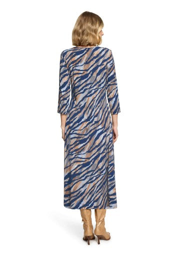 Betty Barclay Blue Animal Print Midi Dress – Fitted V Neck, 3/4 Sleeves