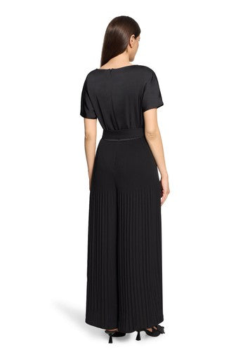 Betty Barclay Black Jumpsuit – Figure-Skimming 7/8 Length with Bateau Neckline