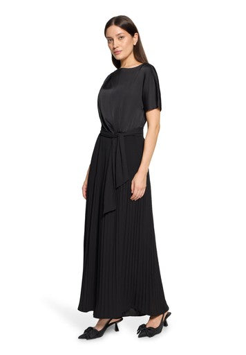 Betty Barclay Black Jumpsuit – Figure-Skimming 7/8 Length with Bateau Neckline