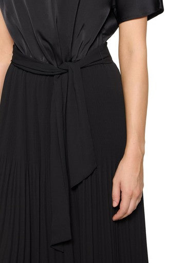 Betty Barclay Black Jumpsuit – Figure-Skimming 7/8 Length with Bateau Neckline