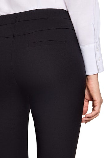 Betty Barclay Black Stretch Trousers in Relaxed Fit 7/8 Length