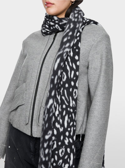 Marc Cain Sports Black & White Leopard Print Wool Scarf BSB4.22 Z36