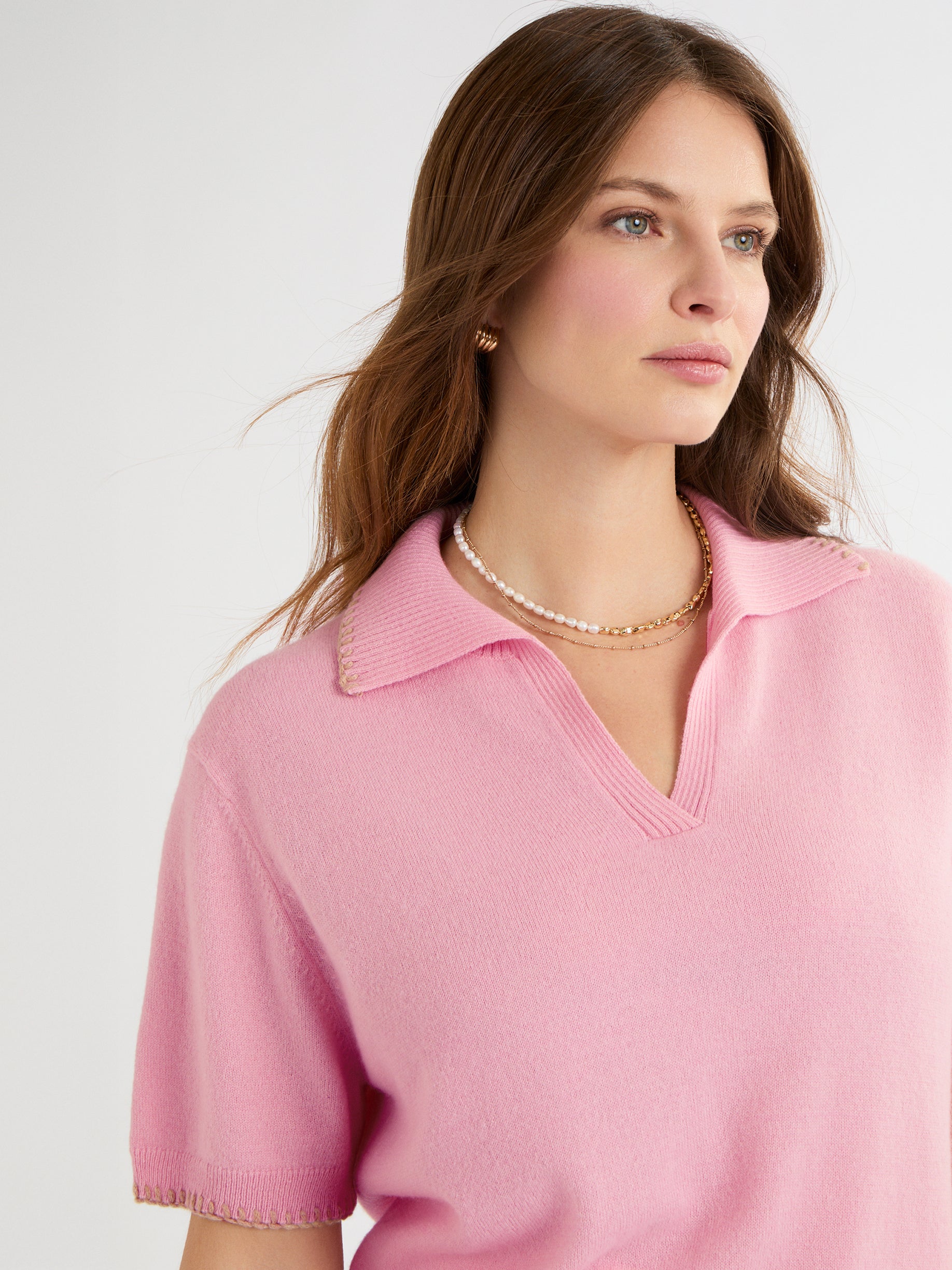 Cocoa Cashmere Pink Cashmere Short Sleeve Jumper with Open V-Neck Collar CC5931