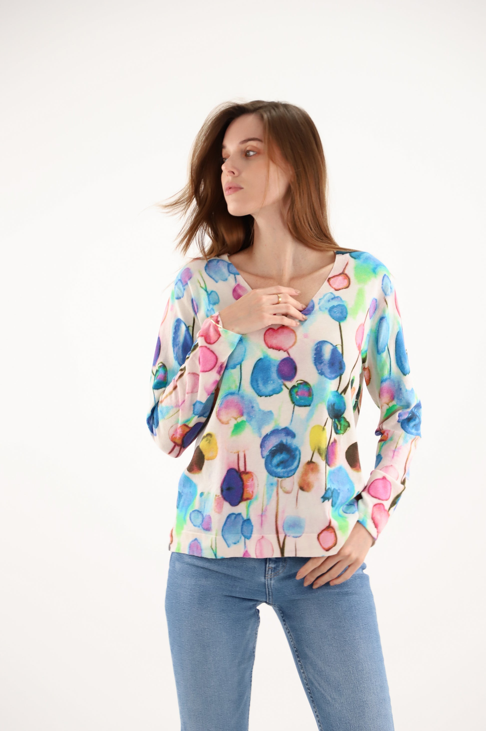 Estheme Cream & Multi Print V-Neck Sweater