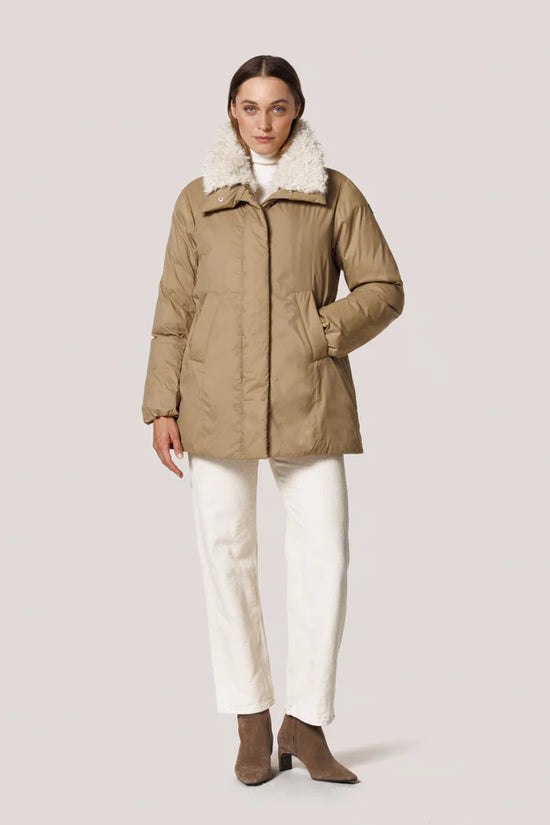 Creenstone Camel Short Coat with Detachable Faux Fur Inside