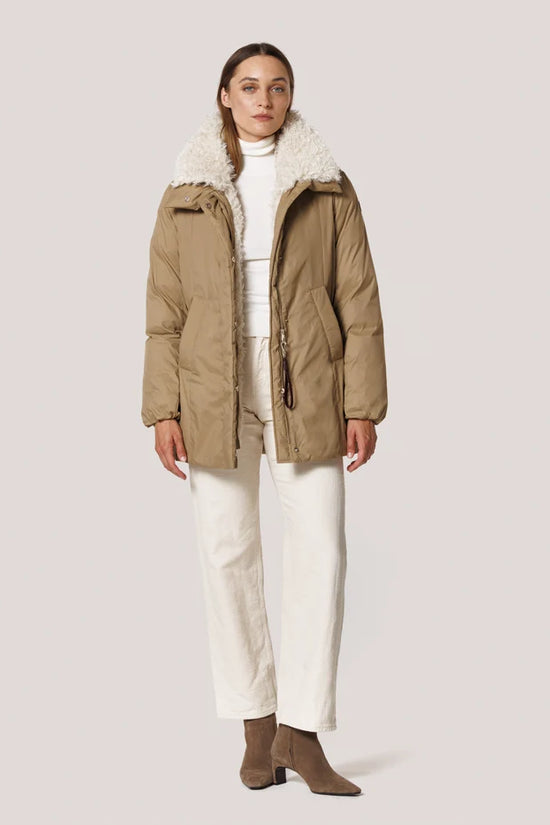 Creenstone Camel Short Coat with Detachable Faux Fur Inside