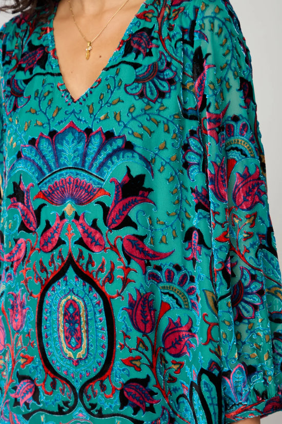 Sahara V- Neck Winter Paisley Devoré Top GRT6615-WPD