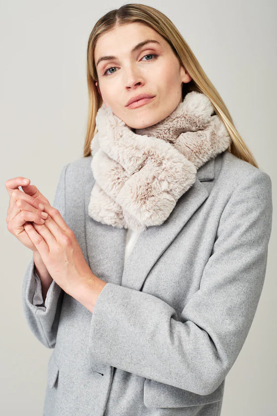 Helen Moore Mist Faux Fur Ruffle Scarf