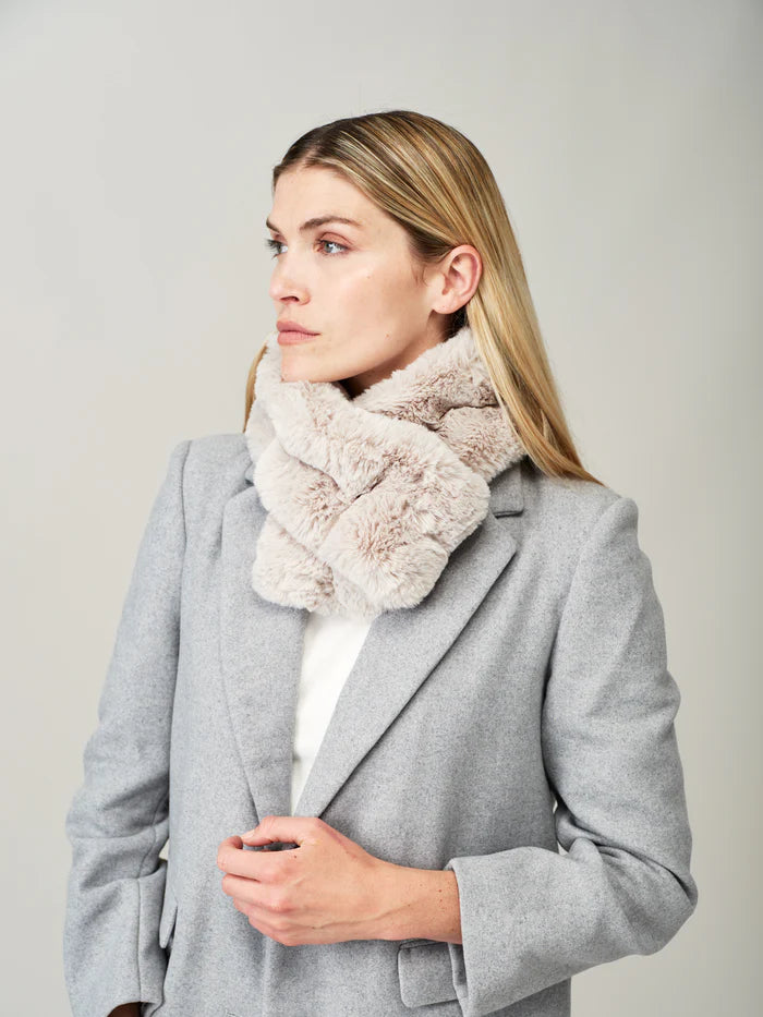 Helen Moore Mist Faux Fur Ruffle Scarf
