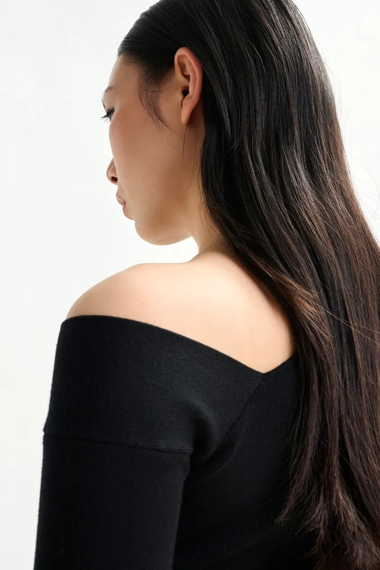 Essentiel Antwerp Black rib-knitted sweater with asymmetric neckline Imeric