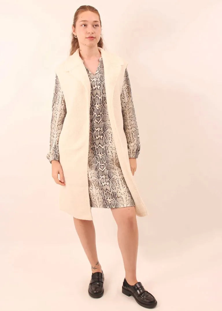 Sani Blu long fluffy gilet