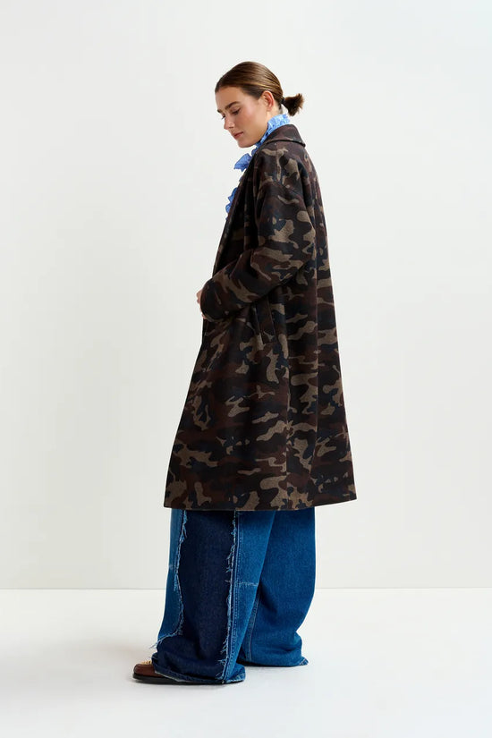 Essentiel Antwerp Khaki, beige and black camouflage print double-breasted wool-blend coat Imperfection