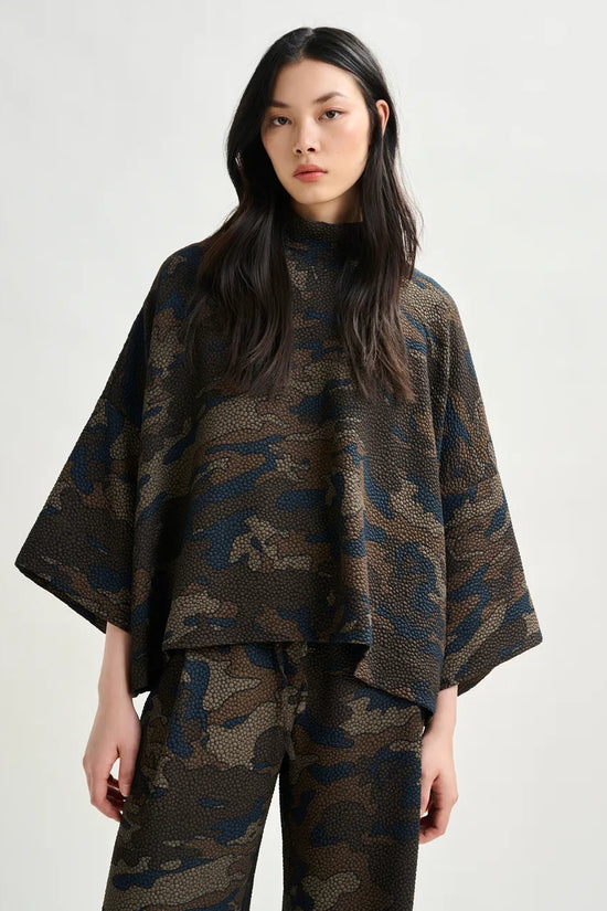 Essentiel Antwerp Brown, khaki and black oversized top with stand-up collar Iscratch