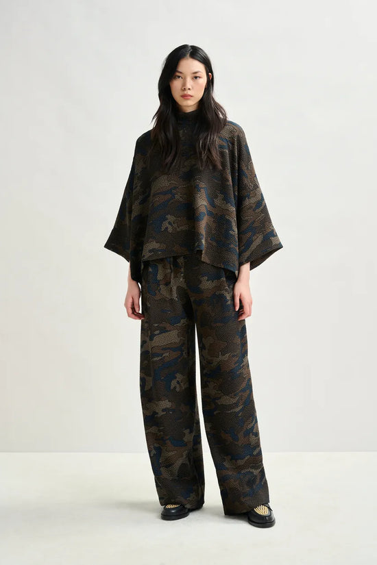 Essentiel Antwerp Brown, khaki and black oversized top with stand-up collar Iscratch