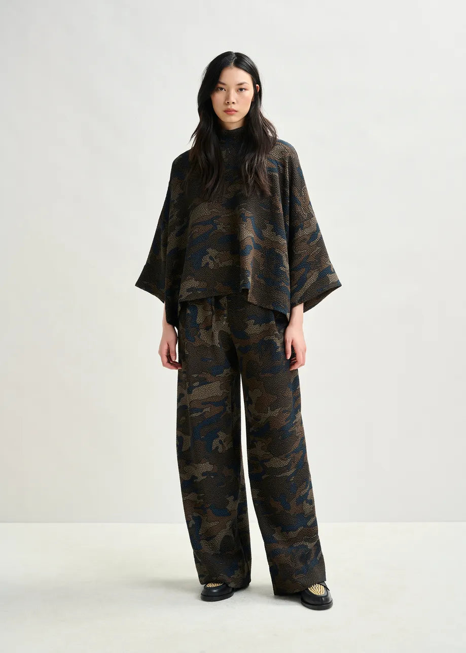 Essentiel Antwerp Brown, khaki and black oversized top with stand-up collar Iscratch