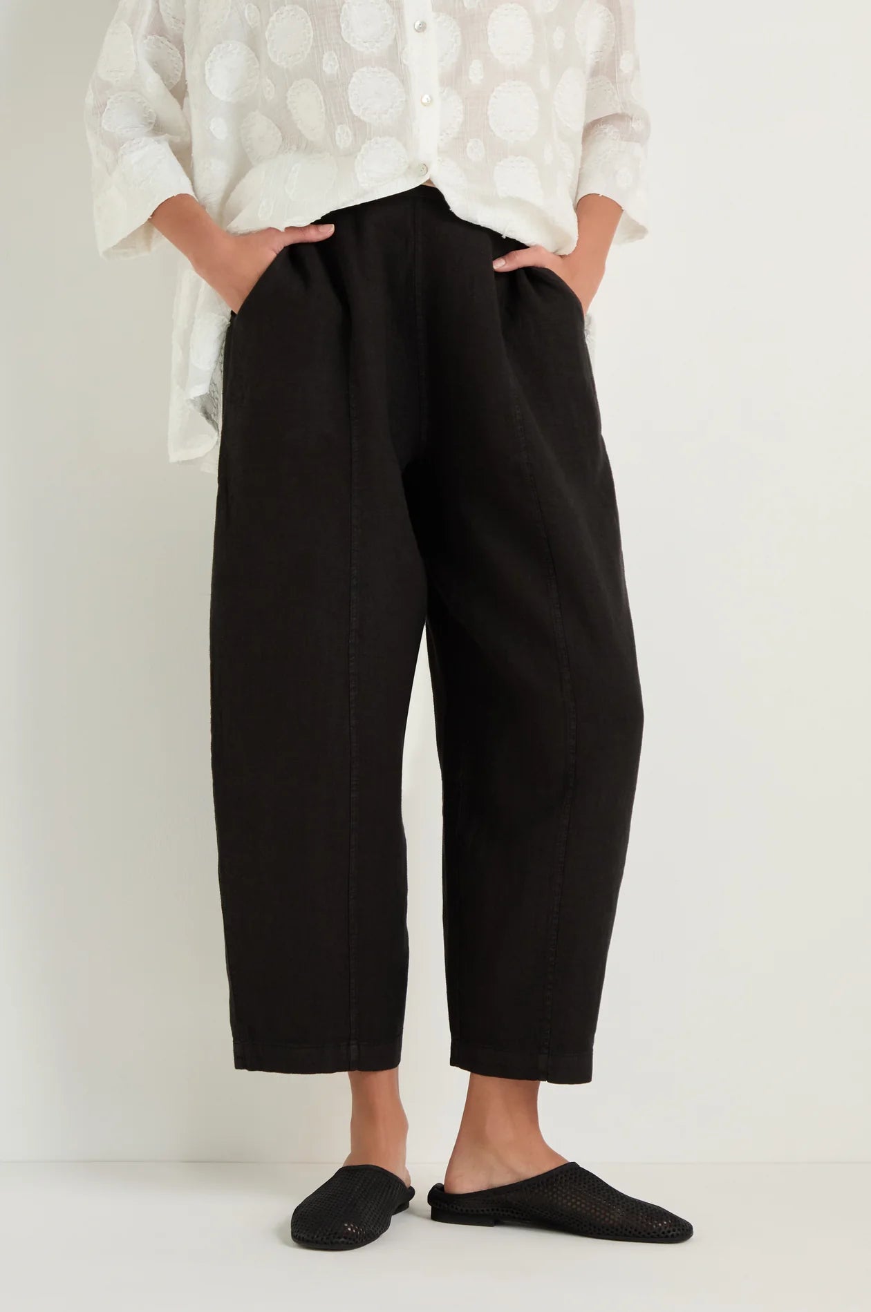 Sahara Black Linen Seam Detail Black Bubble Trouser