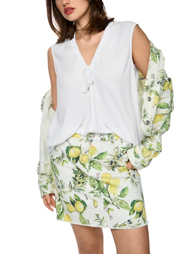Marc Cain White Sleeveless V-Neck Top with Pleating