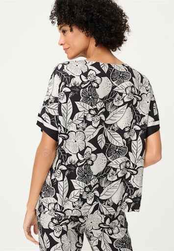 Olsen Black & White Floral Print Short Sleeve Top