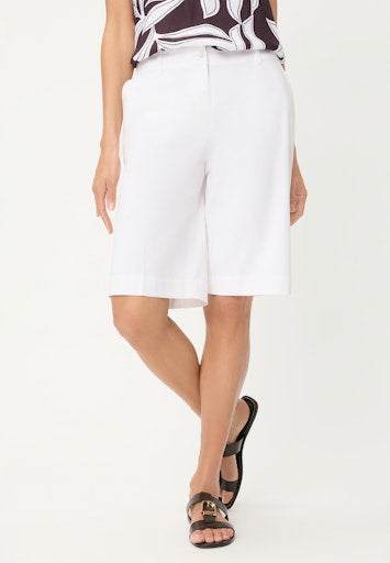 Olsen White Cotton Stretch Knee Length Shorts 