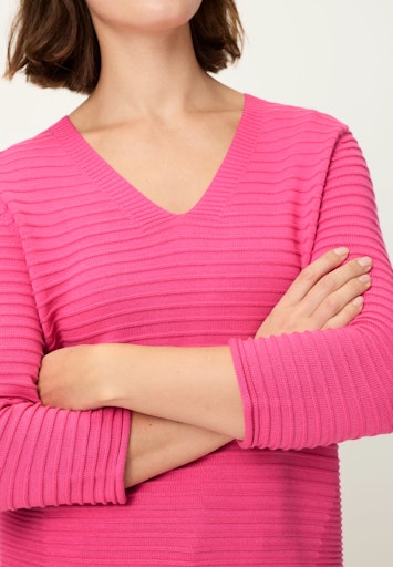 Olsen Fuchsia V-Neck Textured Knit Sweater with 3/4 Sleeves