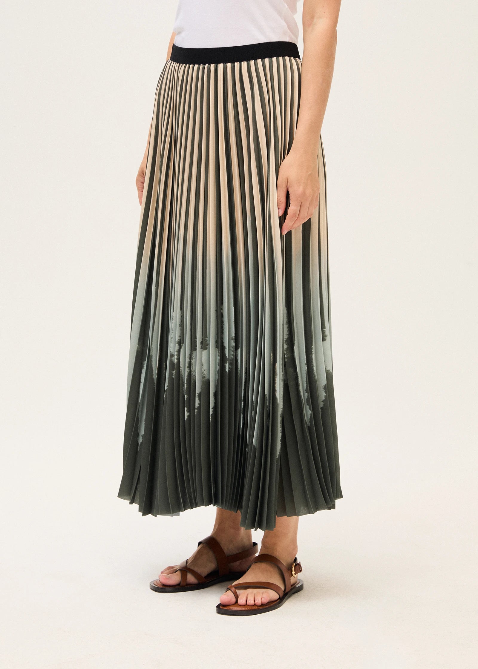 Rosso 35 Dark Green Long Pleated Skirt